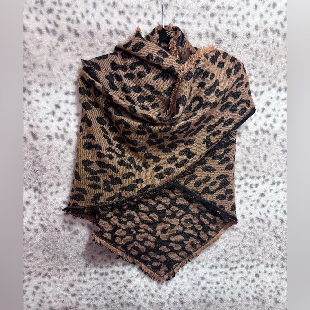 LEOPARD PRINT SCARF - Picture 2 of 4